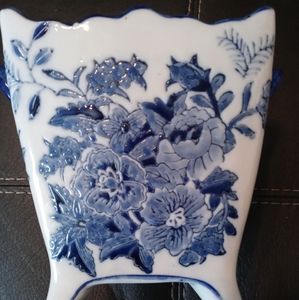 Blue 💙 & White 🤍 planter